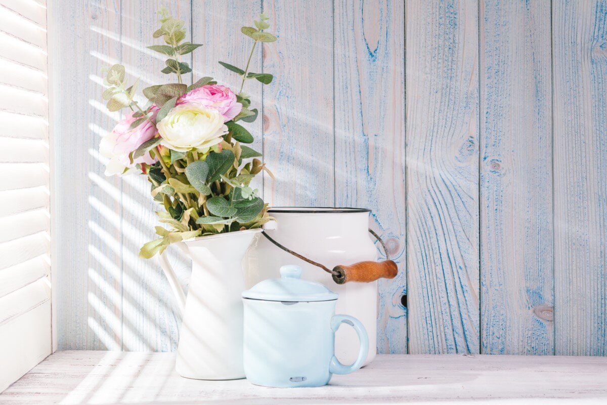 Arredare casa in stile shabby chic | Facile Ristrutturare Arredare stile shabby chic vasi secchi dettagli cucina