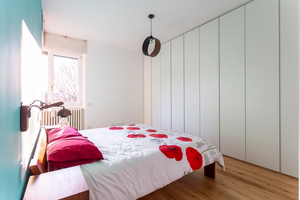 Cambio di stagione: come organizzare l'armadio perfetto | Facile Ristrutturare camera da letto con armadio a muro