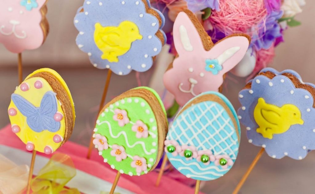 Consigli per la casa (di Pasqua!), stando a casa - pt. 12 | Facile Ristrutturare Biscotti decorativi pasquali a forma di uova e conoglio.